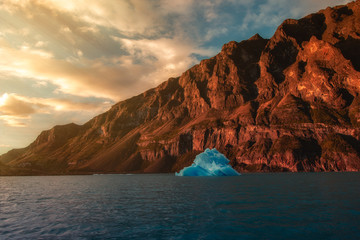 Iceberg lonely