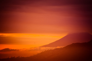 Obraz premium sunrise over the mountains