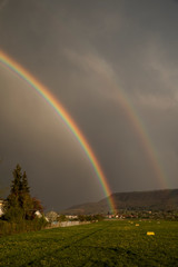 Seltener, doppelter Regenbogen