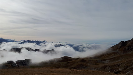 Nebel im Tal am Nebelhorn