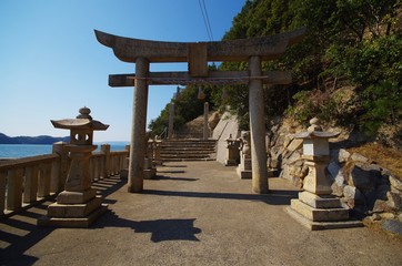 小飛島の神社