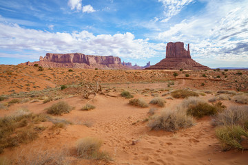 the scenic drive in the monument valley, usa