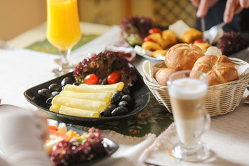 details of fresh breakfast served for 2 people