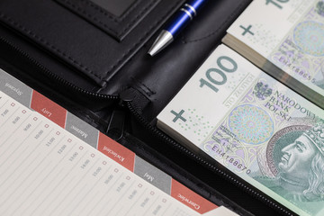 Plan all expenses according to specific dates on the calendar.
