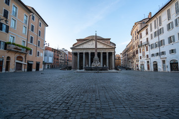 Fototapeta na wymiar Pantheon square in Rome appears like a ghost city during the covid-19 emergency lock down
