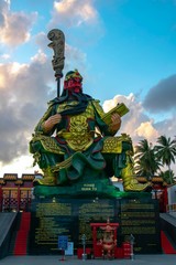Fototapeta na wymiar Statue des General Guan Yu auf Koh Samui