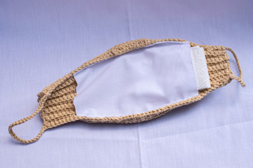 Cubrebocas o tapabocas a crochet con filtro para servilleta