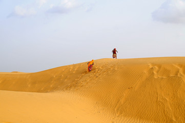 Fototapeta na wymiar Cammelli nel deserto del Thar in Rajasthan 