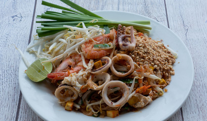 Pad Thai Mixed Selections 