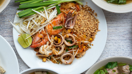 Pad Thai Mixed Selections 