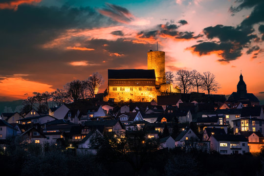 Burg Gleiberg im Abendrot 