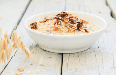 Portion Porridge Haferbrei Frühstück Haferflocken Müsli Frühstück