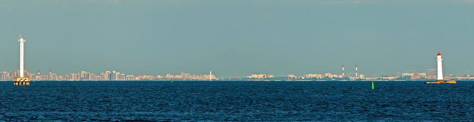 Fototapeta premium Panorama of the Neva Bay of the Gulf of Finland in Saint Petersburg