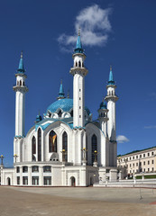 Fototapeta na wymiar The Kul Sharif Mosque is located in Kazan city in Russia