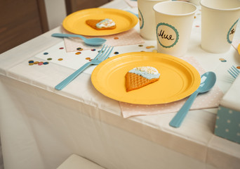 Decor for children's party. Decorations for children's birthday. Mom prepared a birthday surprise for her daughter