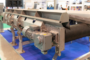 Belt conveyor for sorting garbage. Conveyor belt for waste separation.