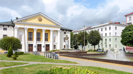 Fototapeta na wymiar The administrative building of RUE “Mogilevavtodor” in Mogilev on Pervomaiskaya street, 18. Belarus.