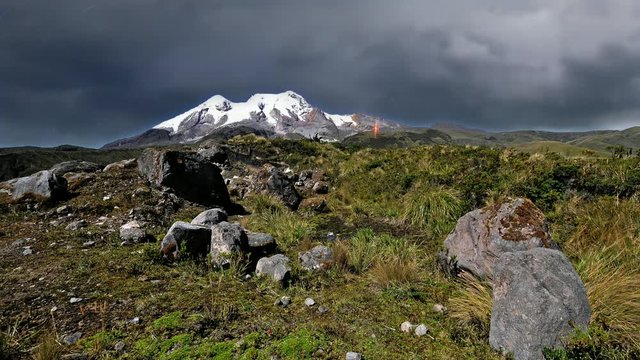 Volc&aacute;n Cayambe en los Andes del Ecuador