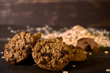 Galletas de avena y chocolate con ingredientes