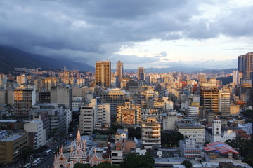 Fototapeta na wymiar Between the sun and the clouds of Caracas