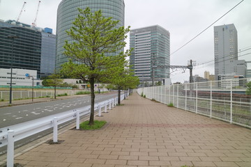 高島水際線公園をまたぐ貨物支線（高島線）