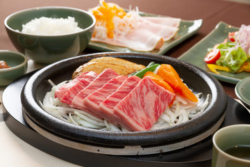 焼く前の牛ロース