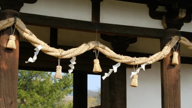 しめ縄　神社　紙垂　しで　フィックス撮影