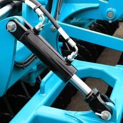 The image of the hydraulic cylinder.