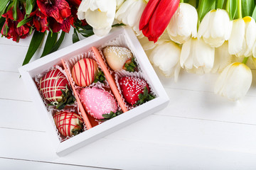 Chocolate dipped strawberries dessert mix ideal for Valentine's Day, Mother's Day, Woman's Day, brunch buffet, birthday or name day celebration party, romantic candy bar with spring March flowers