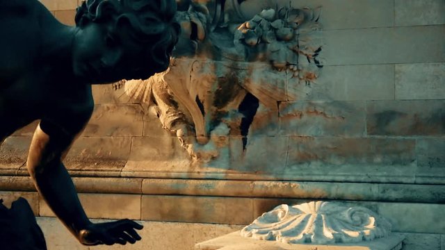 The mystery of the statues of the paris decks. (Documentary, horror, tense, thriller)