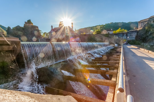 Barrage d&rsquo;usine hydro&eacute;lectrique, Ambialet, Tarn, France 