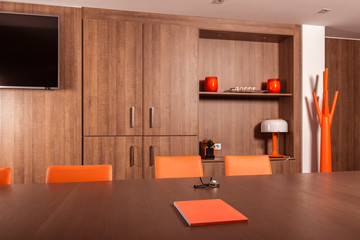 Salle de réunion moderne et design