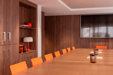 Salle de réunion moderne et design