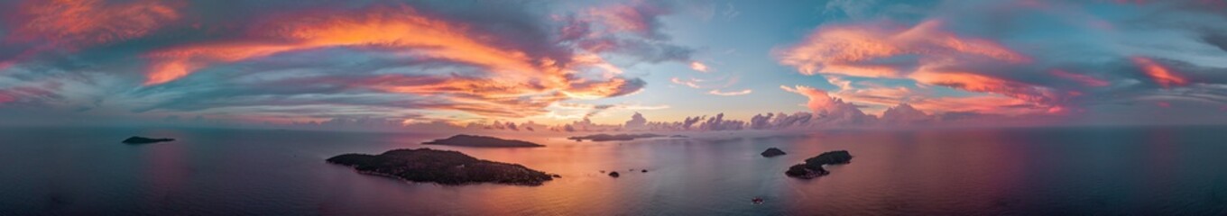 Fototapeta na wymiar Seychelles Sunset