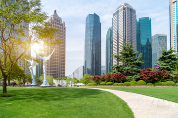 Obraz premium Nowoczesna architektura w dzielnicy finansowej Pudong w Szanghaju.