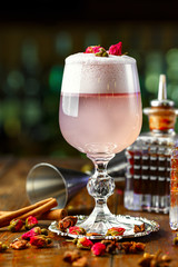 alcoholic women cocktail
