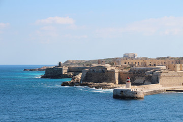 Fototapeta premium ricasoli fort and mediterranean coast in kalkara (malta)