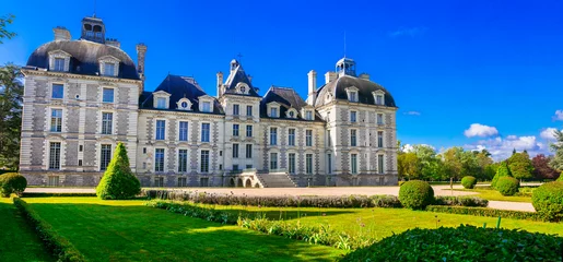 Gardinen Elegant magnificent Cheverny castle, most well preserved castle in Loire Valley, France © Freesurf