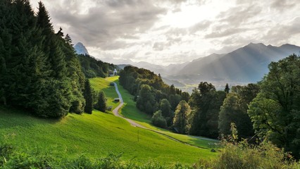 Wunderschöne Alpenlandschaft mit Blick auf die Zugspitze