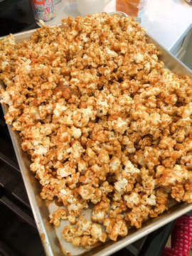 Making Carmel Popcorn At Home Baking In Oven