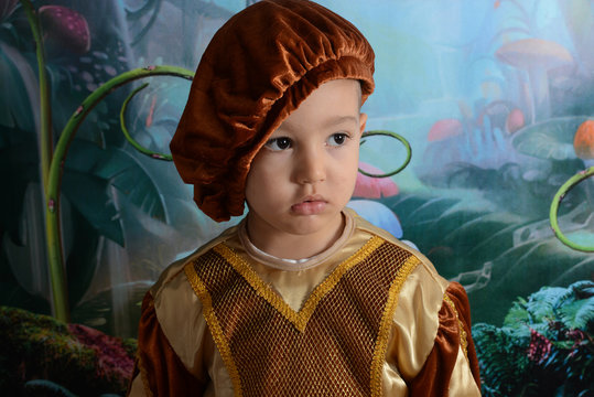 pageboy look the camera