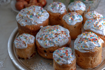 Easter cakes of different sizes for Easter