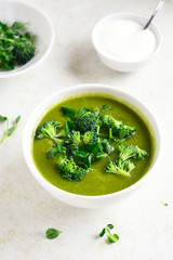 Healthy broccoli green pea soup