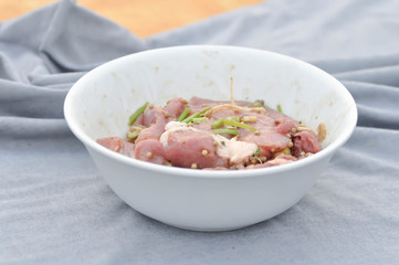 raw pork or sliced pork