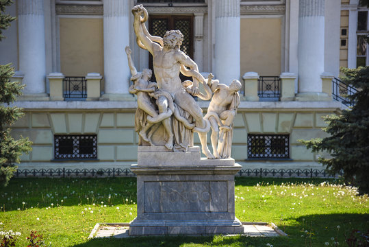 A copy of the statue of Laokoon in Odessa, near the museum
