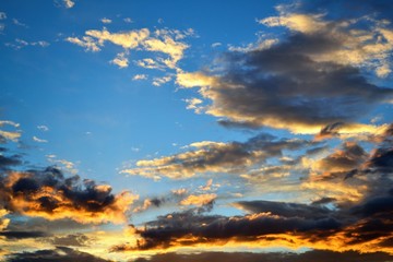 Cielo al tramonto
