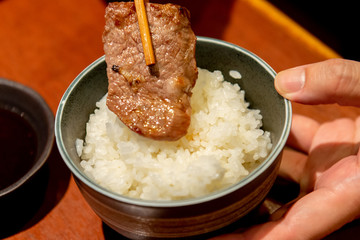 焼肉と温かいご飯