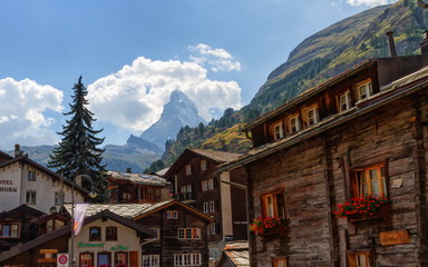 Fototapeta premium Matterhorn and Zermatt village houses, Switzerland