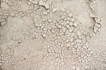 Cracked sand paint structure