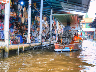 Fototapeta na wymiar Boats in floating market